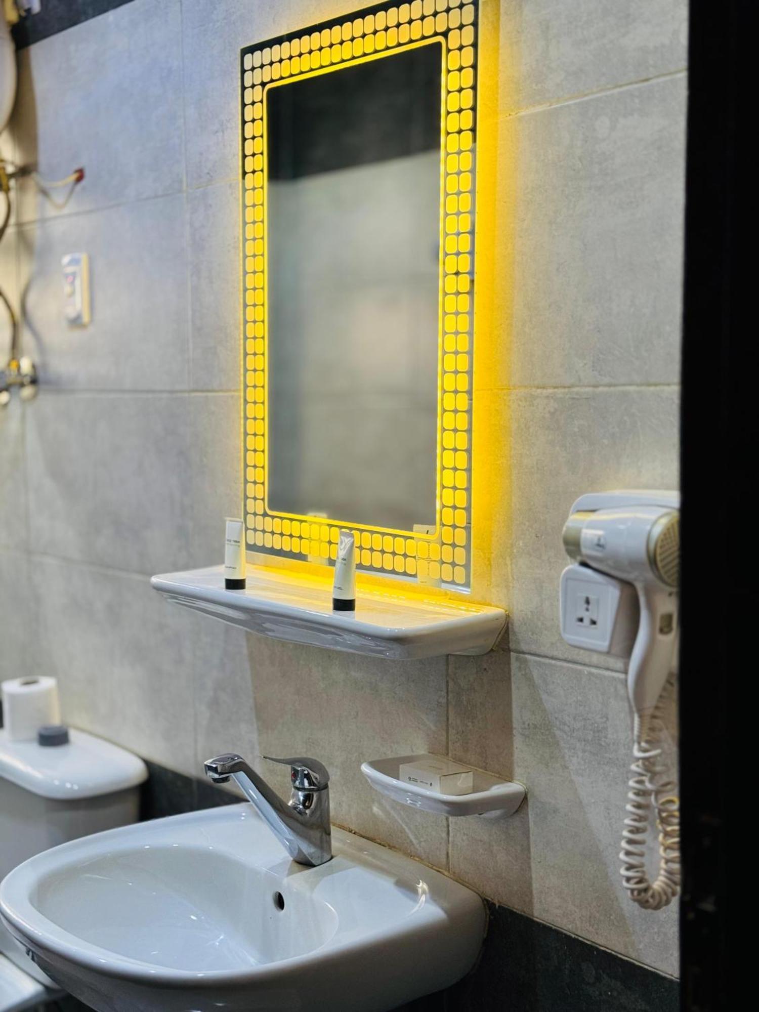 Pyramids Kingdom - Guest House Kafret el-Gabal 외부 사진